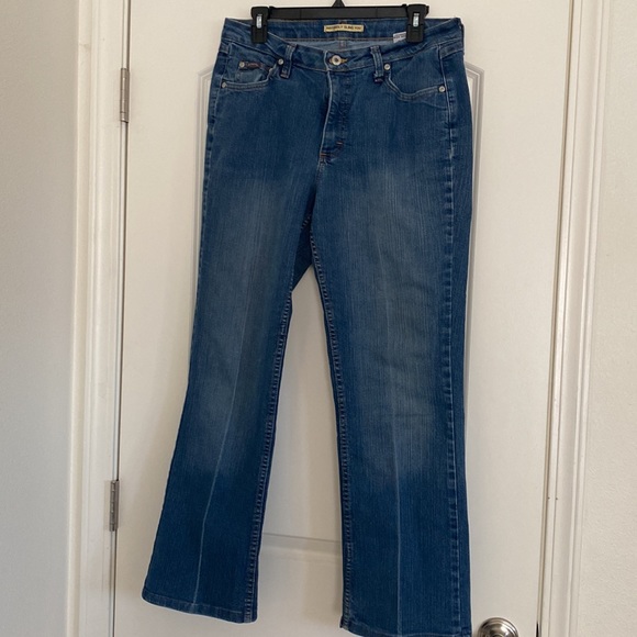 VF jeanswear - instantly slims you! - Picture 3 of 5